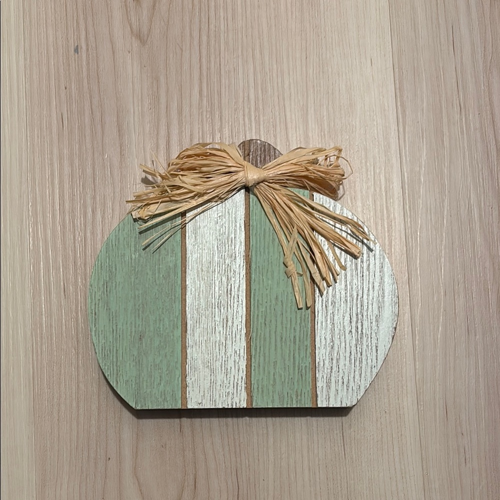 Rustic Wooden Pumpkin Decor